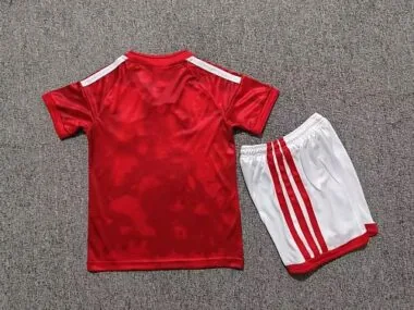 Imagem 2 do álbum Camisola e calções infantis da equipa da casa do Nottingham Forest para a época 2026/27