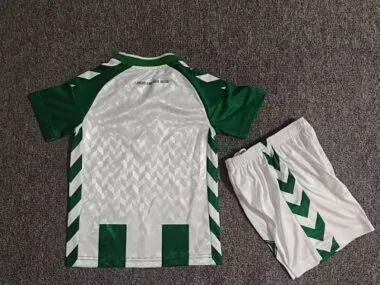Image 2 de l’album Maillot et short domicile pour enfants du Werder Brême, saison 2026/27