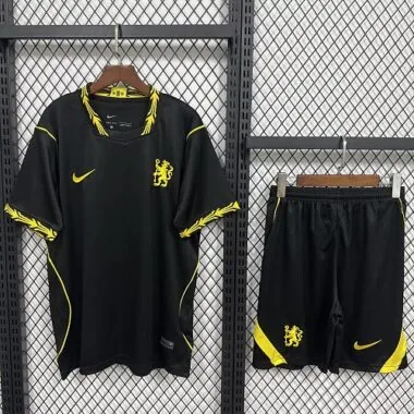 Camiseta y pantalones cortos de niño del Chelsea para partidos fuera de casa, temporada 2026/27