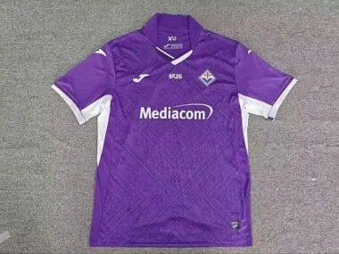Albumcover van Fiorentina-thuisshirt seizoen 2026/27