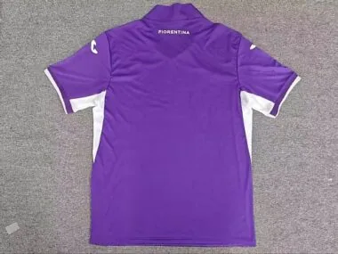 Imagen 2 del álbum Camiseta de local de la Fiorentina 2026/27