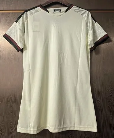 Immagine 2 dell’album Maglia terza della squadra femminile del Manchester United stagione 2026/27