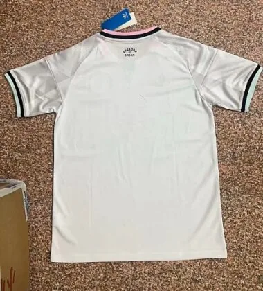 Imagem 2 do álbum Camisa de jogo fora do Inter Miami 2026/27