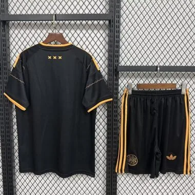 Immagine 2 dell’album 2026/27 Ajax Away Jersey and Shorts