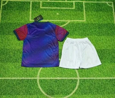 Imagem 2 do álbum 2026/27 Paris Saint-Germain Special Edition Kids Jersey and Shorts