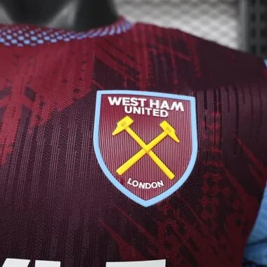 Imagen 2 del álbum Camiseta de local del West Ham United, versión jugador, temporada 2026/27