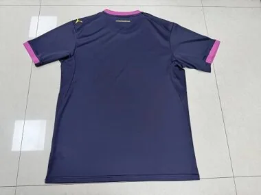 Image 2 de l’album Maillot alternatif du Galatasaray 2026/27