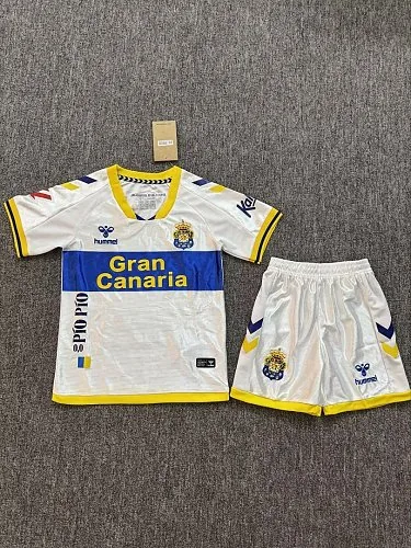 Camiseta y pantalones cortos de tercer equipo infantil del Las Palmas 2026/27