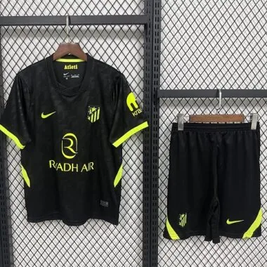 Camiseta y pantalones cortos de visitante del Atlético de Madrid para la temporada 2026/27