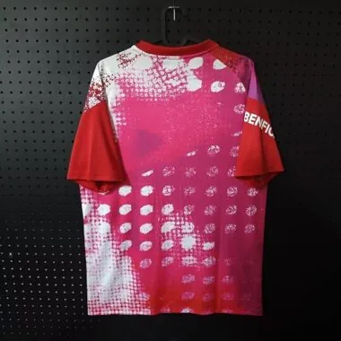 Imagem 2 do álbum Camisola de treino do Benfica 2026/27