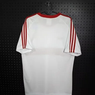 Imagen 2 del álbum Camiseta de entrenamiento del Benfica 2026/27