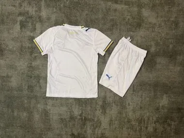 Image 2 de l’album Maillot et short domicile Marseille 2026/27 pour enfants