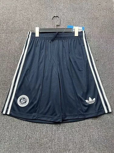 Pantalones cortos de fútbol del Newcastle United para partidos fuera de casa de la temporada 2026/27