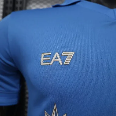 Imagem 4 do álbum Camisola do Napoli 2026/27 (versão para jogador, para jogos em casa)