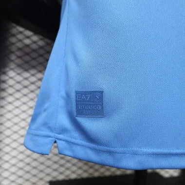 Imagem 6 do álbum Camisola do Napoli 2026/27 (versão para jogador, para jogos em casa)