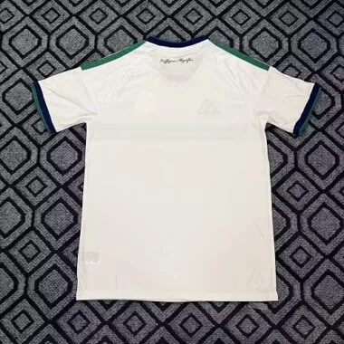 Imagem 2 do álbum 2026/27 White and Green Away Jersey