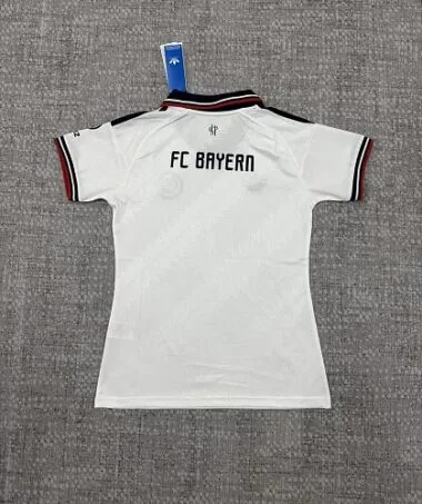 Immagine 2 dell’album Maglia da trasferta della squadra femminile del Bayern 2026/27