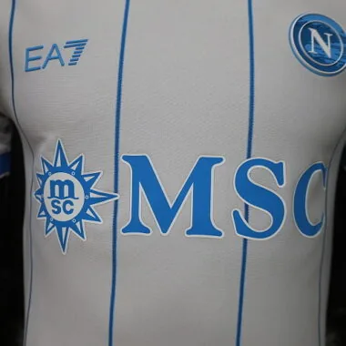 Imagem 5 do álbum Camisa do Napoli para jogos fora de casa, época 2026/27 (versão de jogador)