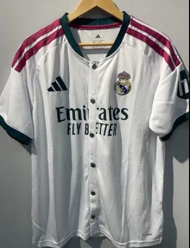 Camisola de jogo em casa do Real Madrid 2026/27