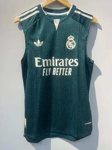 Camisola de jogo fora do Real Madrid 2026/27