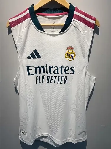 Camisola de jogo em casa do Real Madrid 2026/27
