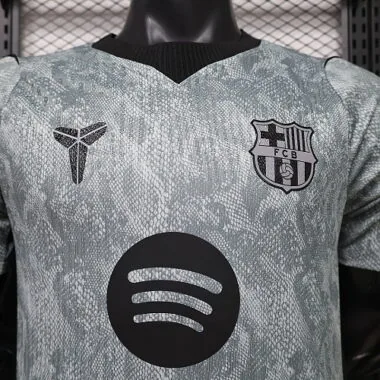 Imagem 2 do álbum Camisa do Barcelona 2026/27, versão para guarda-redes