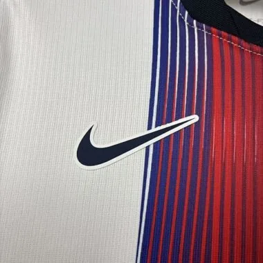 Auswärtstrikot von Paris Saint-Germain 2026/27 Albumbild 2