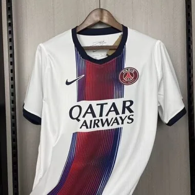 Auswärtstrikot von Paris Saint-Germain 2026/27 Albumbild 5