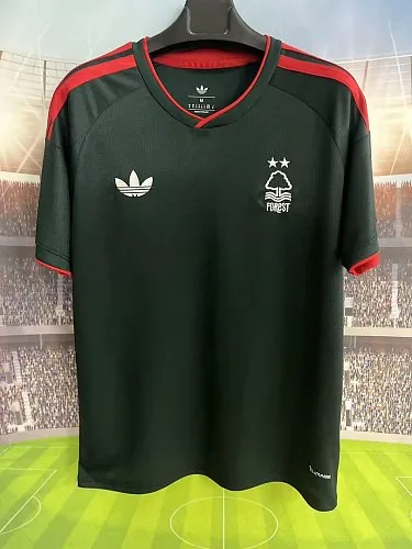 Camisa de jogo fora do Nottingham Forest 2026/27