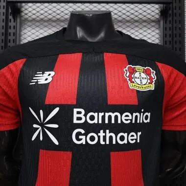 Imagen 2 del álbum Camiseta de local del Leverkusen temporada 2026/27, versión para jugador