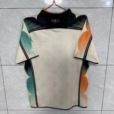 Image 2 de l’album Maillot alternatif de la Venezia pour la saison 2026/27