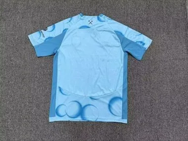 Imagem 2 do álbum Terceira camisola do West Ham para a época 2026/27