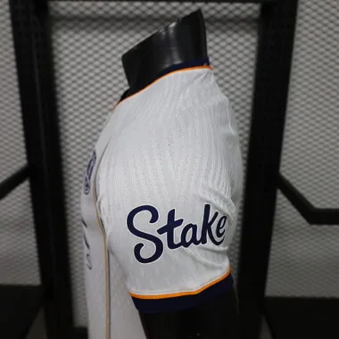 Imagen 3 del álbum Camiseta de visitante del Everton, versión de jugador, temporada 2026/27