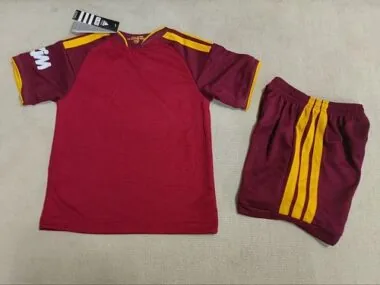 Roma Kinder-Heimtrikot und -Shorts 2026/27 Albumbild 2