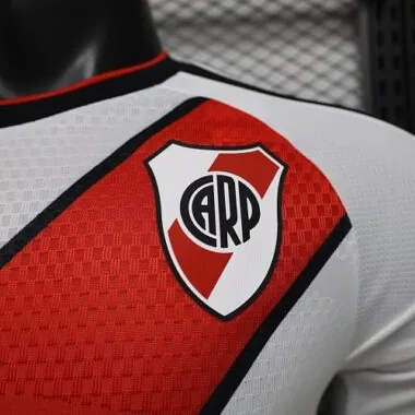 Immagine 3 dell’album Maglia da gioco River Plate 2026/27, versione da giocatore, maniche lunghe, da casa