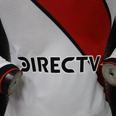 Immagine 4 dell’album Maglia da gioco River Plate 2026/27, versione da giocatore, maniche lunghe, da casa
