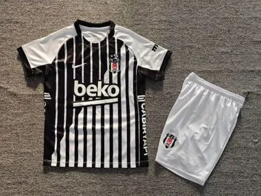 Albumcover van 2026/27 Besiktas Away Kids Jersey and Shorts