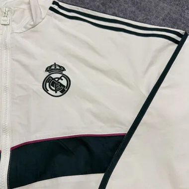 Imagem 7 do álbum 2026/27 Real Madrid Windbreaker Jacket