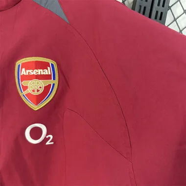 Imagen 2 del álbum Chaqueta cortavientos retro del Arsenal 2026/27