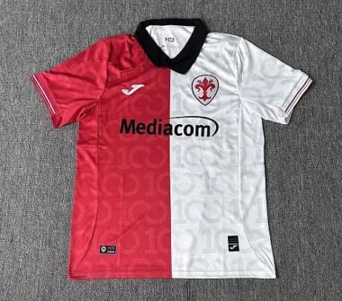 Albumcover van Fiorentina-shirt seizoen 2026/27