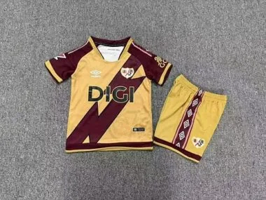 Camiseta y pantalones cortos de tercer equipo infantil del Rayo Vallecano 2026/27