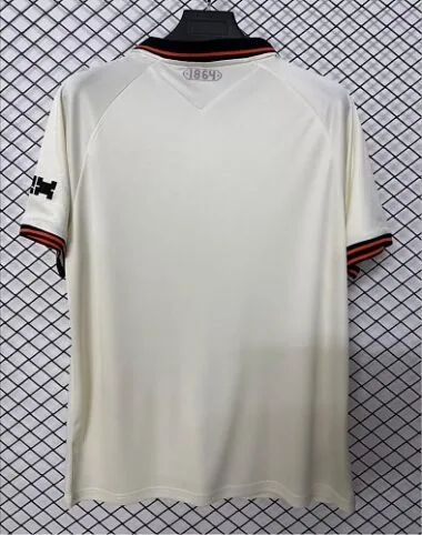 Imagem 2 do álbum Terceira camisola do Wrexham para a época 2026/27