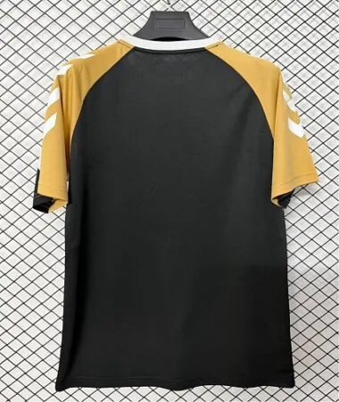 Immagine 2 dell’album Maglia da allenamento del Málaga 2026/27