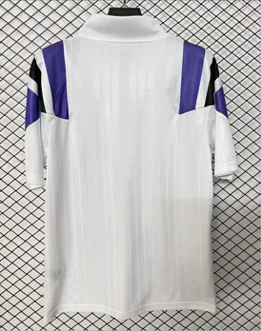 Imagem 2 do álbum T-shirts retro do Real Madrid