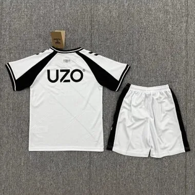Guimarães Heimtrikot und -shorts für Kinder, Saison 2026/27 Albumbild 2
