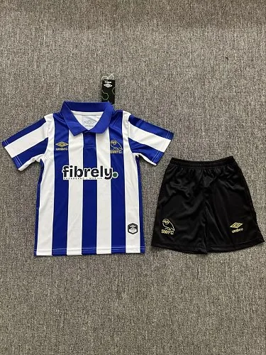 Camiseta y pantalones cortos infantiles de local del Sheffield United para la temporada 2026/27