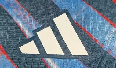Imagen 3 del álbum Camiseta del Arsenal, edición especial temporada 2026/27, versión de jugador
