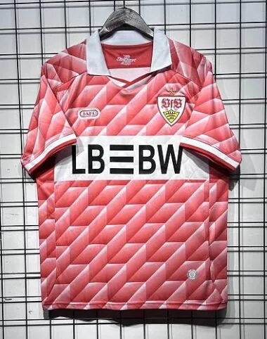 Imagen 2 del álbum Camiseta de visitante del Stuttgart 2026/27