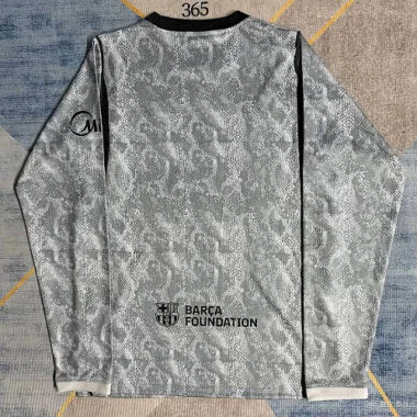 Image 2 de l’album Maillots de foot pas chers Yupoo à manches longues du gardien du Barça, n° 26-27