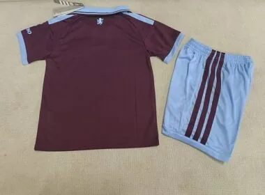 Image 2 de l’album 26-27 Aston Villa Home Kids Yupoo Cheap Soccer Jerseys and shorts